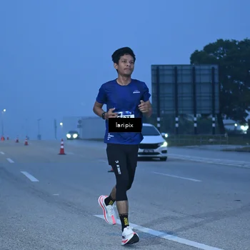 Runner Photo 7586397