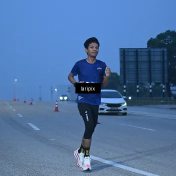 Runner Photo 7586398