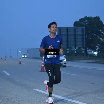 Runner Photo 7586405