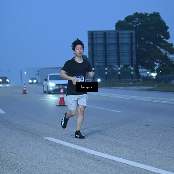 Runner Photo 7586407