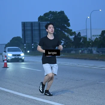 Runner Photo 7586414