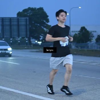 Runner Photo 7586417