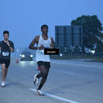 Runner Photo 7586420