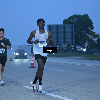 Runner Photo 7586421