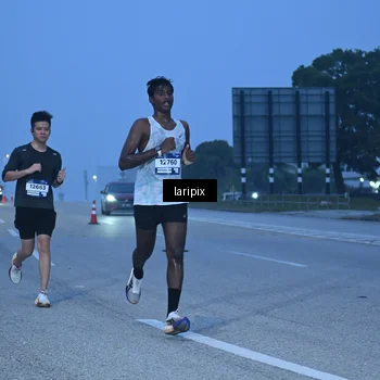 Runner Photo 7586422