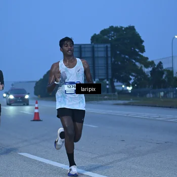 Runner Photo 7586423