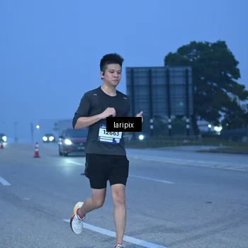 Runner Photo 7586425
