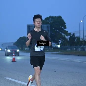 Runner Photo 7586430