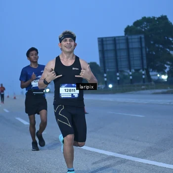 Runner Photo 7586441