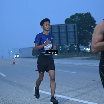 Runner Photo 7586444
