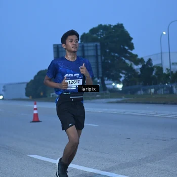 Runner Photo 7586445