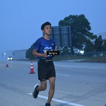 Runner Photo 7586446