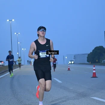 Runner Photo 7586453