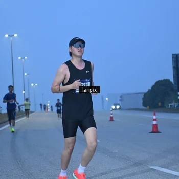 Runner Photo 7586456