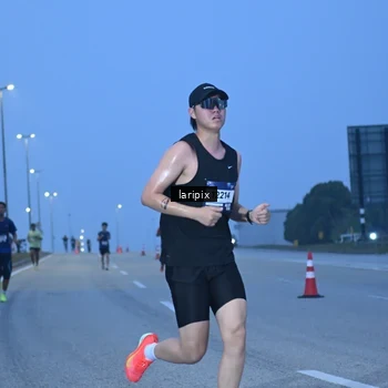 Runner Photo 7586457