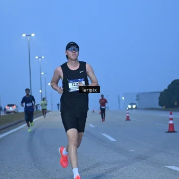 Runner Photo 7586458