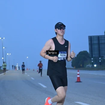 Runner Photo 7586459