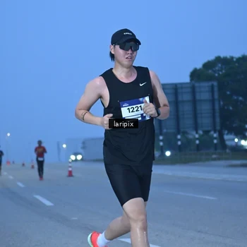 Runner Photo 7586461