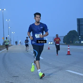 Runner Photo 7586465