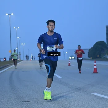 Runner Photo 7586467