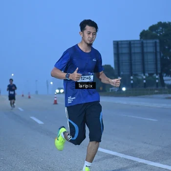Runner Photo 7586469