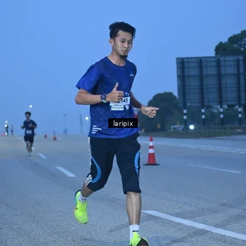 Runner Photo 7586470