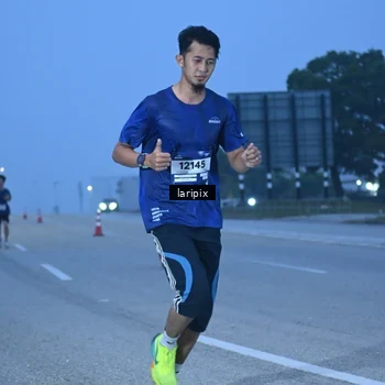 Runner Photo 7586472