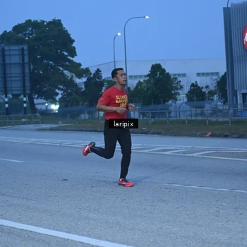 Runner Photo 7586476