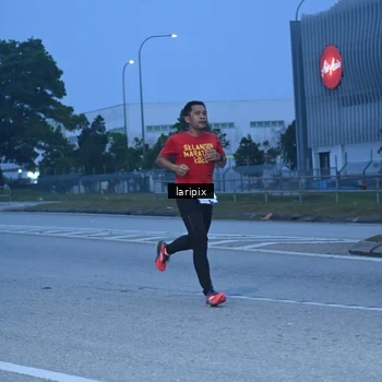 Runner Photo 7586481