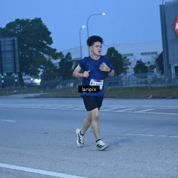 Runner Photo 7586487