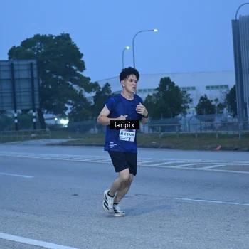 Runner Photo 7586489