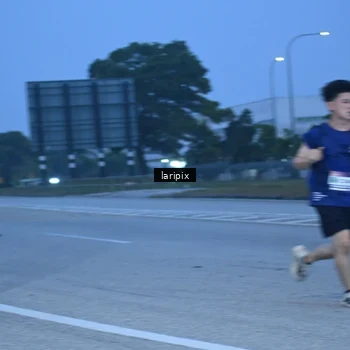 Runner Photo 7586491
