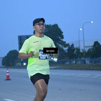 Runner Photo 7586497
