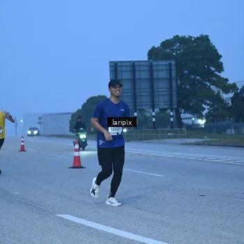 Runner Photo 7586512