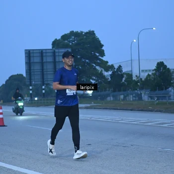 Runner Photo 7586515