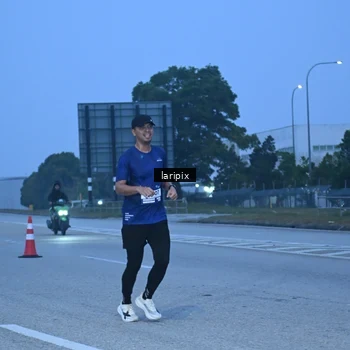 Runner Photo 7586516