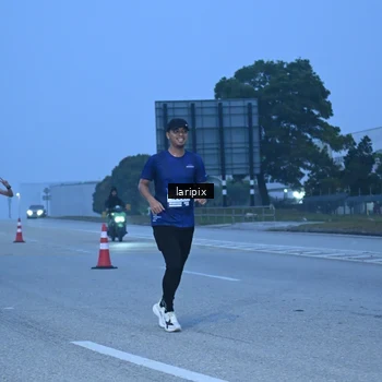 Runner Photo 7586522