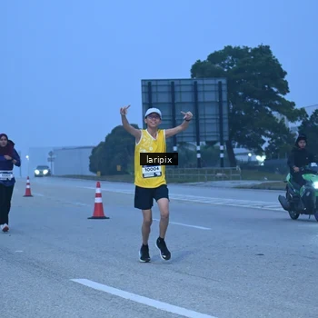 Runner Photo 7586532