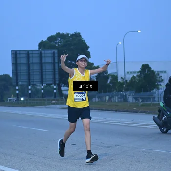 Runner Photo 7586538
