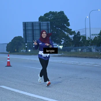 Runner Photo 7586541