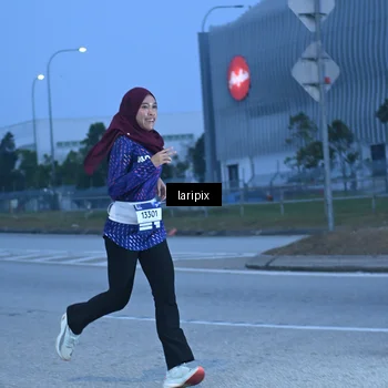 Runner Photo 7586549