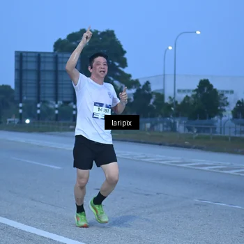Runner Photo 7586550