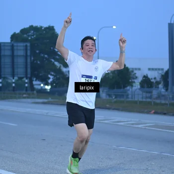 Runner Photo 7586553