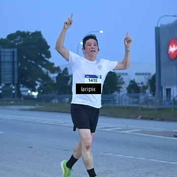 Runner Photo 7586554