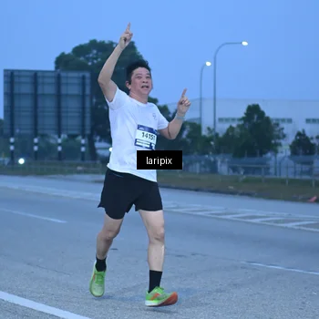 Runner Photo 7586555