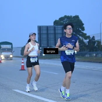 Runner Photo 7586563