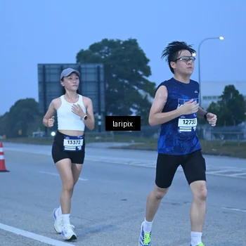 Runner Photo 7586566