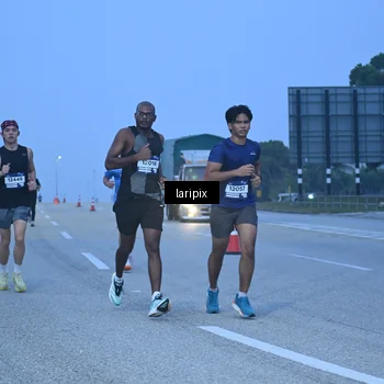 Runner Photo 7586570