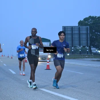 Runner Photo 7586571