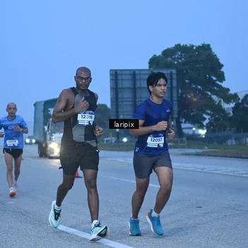 Runner Photo 7586572